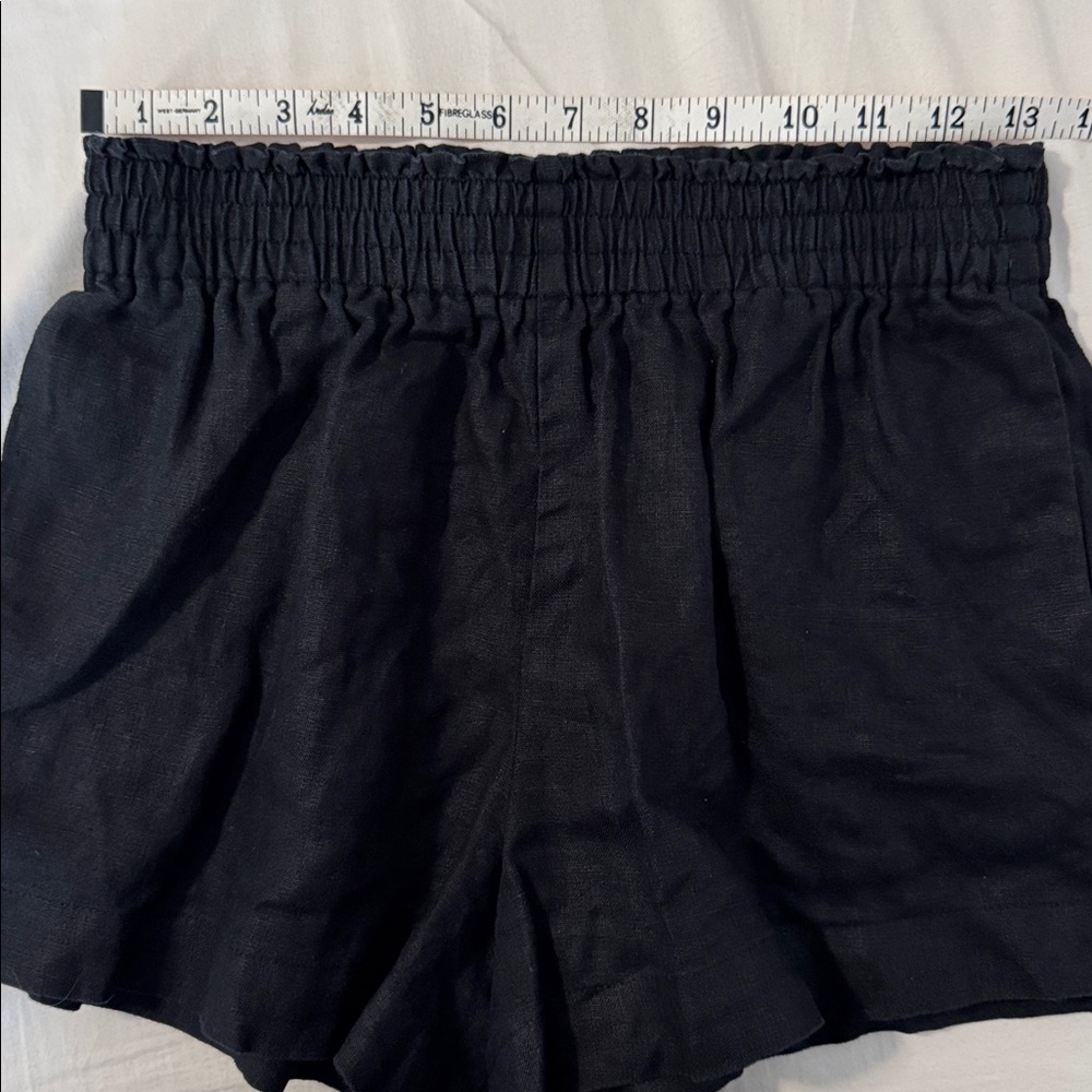 Reformation Mila Black 100% Linen Shorts Small Normcore Summer Staple Vacation - Picture 7 of 9